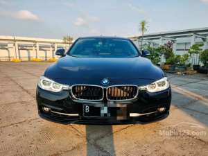 2018 BMW 320i 2.0 Sport Sedan , tersedia melalui melalui situs Mobil123