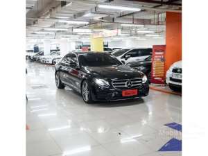 2018 Mercedes-Benz E300 2.0 AMG Line Sedan , tersedia melalui melalui situs Mobil123