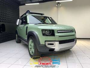 2023 Land Rover Defender 2.0 110 75th Anniversary Edition P400e SUV , tersedia melalui melalui situs Mobil123