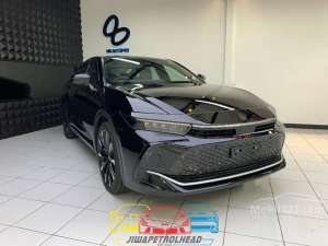 2023 Toyota Crown 2.4 Crossover Hybrid E-Four RS Sedan , tersedia melalui melalui situs Mobil123