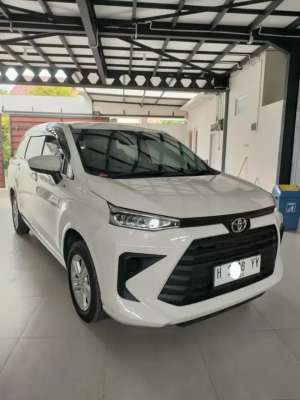 Jual bekas Avanza E automatic 2023 KM 6 rb,lokasi di Semarang Kota