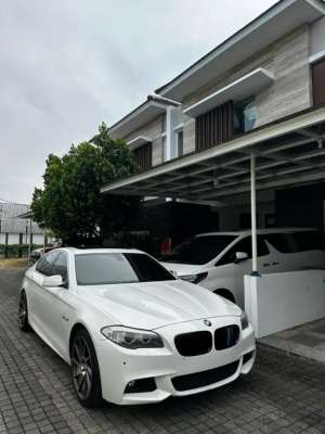 BMW 520i sedan pemakaian pribadi , tersedia melalui melalui situs Olx