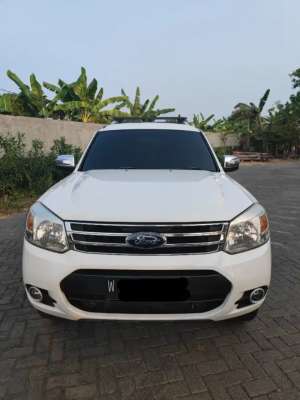 Jual bekas Ford Everest XLT diesel AT,lokasi di Surabaya Kota