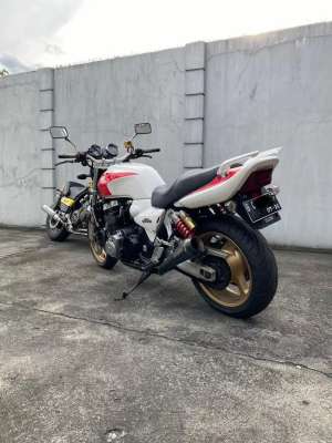 Honda CB 1300 SF , tersedia melalui melalui situs Olx