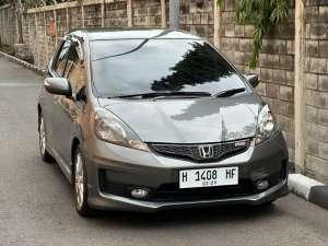 Jual bekas HONDA JAZZ 1.5 RS MMC 2013 MATIC,lokasi di Semarang Kota