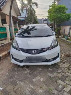 Jual bekas Honda Jazz RS 1.5 AT 2013 KM 68,000,lokasi di Jakarta Timur