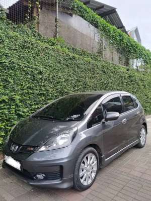 Jual bekas HONDA JAZZ RS NIK 2013 AUTOMATIC,lokasi di Jakarta Selatan