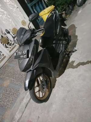 Jual bekas Honda Vario LED 150 2017 ss lengkap mesin bagus plat Bekasi kabupaten,lokasi di Bekasi Kota