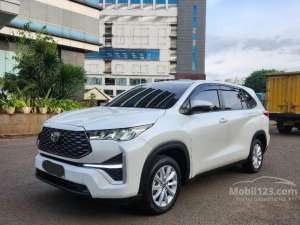 Innova Zenix V Cvt 2023 Pajak baru fullset , tersedia melalui melalui situs Mobil123