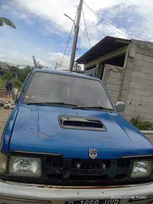 Isuzu Panther 1996 Diesel , tersedia melalui melalui situs Olx
