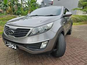 KIA SPORTAGE MANUAL , tersedia melalui melalui situs Olx