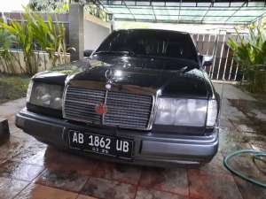 Mercedes Benz Boxer 230E 1992 , tersedia melalui melalui situs Olx