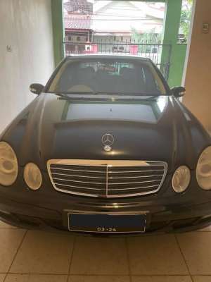 Mercedes-Benz E200 2006 , tersedia melalui melalui situs Olx