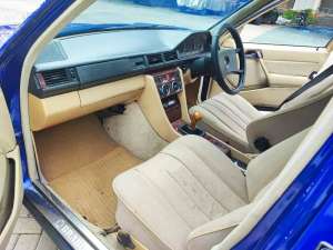 Jual bekas Mercy E 230 Th 1990bagus sekali,lokasi di Tangerang Selatan Kota