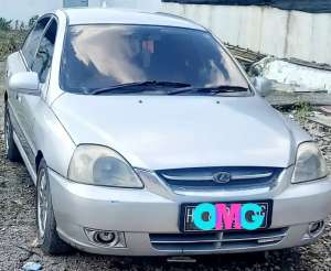 MOBIL KIA RIO 2004 , tersedia melalui melalui situs Olx