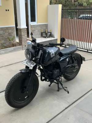 Jual bekas Motor costum Scrambler Basic Engine Pulsar 180cc,lokasi di Jakarta Timur