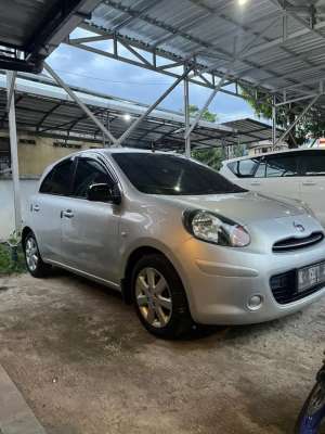 Jual bekas Nissan march matic 2011,lokasi di Semarang Kota