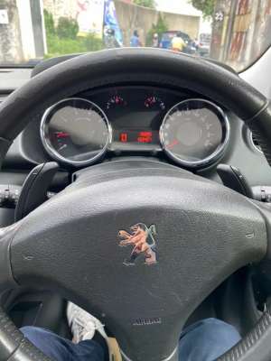 Jual bekas Peugeot 3008 tahun 2010 pemakain sendiri,lokasi di Depok Kota