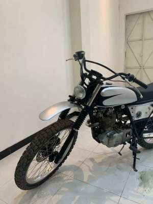 Suzuki GSX thunder 250cc cutom trail jadul twin port , tersedia melalui melalui situs Olx