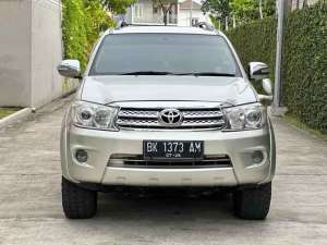 Jual bekas Toyota Fortuner 2.7 TRD AT 2006 matic,lokasi di Sumatera Utara