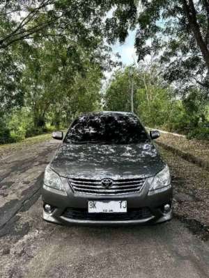 Toyota kijang Innova diesel 2013 V , tersedia melalui melalui situs Olx