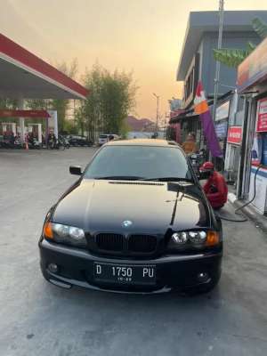Bmw E46 kondisi super , tersedia melalui melalui situs Olx