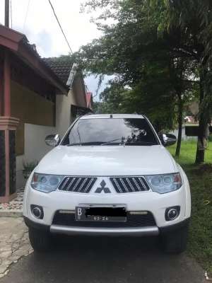 Di Jual Cepat Mitsubishi Pajero Sport Exceed 4x2 Automatic 2011 , tersedia melalui melalui situs Olx