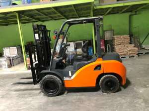 Dijual Forklift Isuzu Tailift 2017 AT , tersedia melalui melalui situs Olx