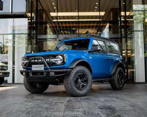 Jual bekas FORD BRONCO 2DOORS WILDTRAKVELOCITY BLUE,lokasi di Jakarta Selatan