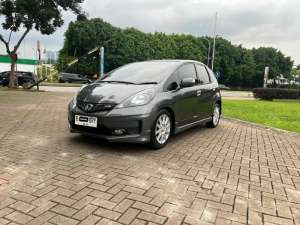 Jual bekas HONDA JAZZ RS 1.5 CVT 2013 GE8,lokasi di Tangerang Selatan Kota