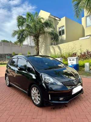 Jual bekas Honda jazz rs 2013 matic CASH JUAL CEPAT,lokasi di Jakarta Barat