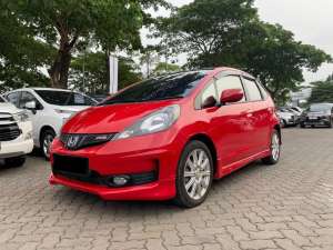 Jual bekas HONDA JAZZ RS AT MATIC 2013 MERAH CIAMIK TERMURAH,lokasi di Tangerang Kota