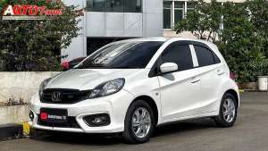 Jual bekas Honda New Brio E Satya CVT AT 2018 White,lokasi di Jakarta Barat