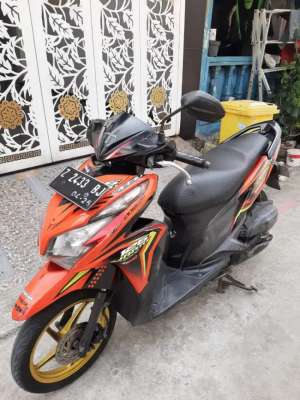 Jual bekas Honda Vario old 125 Fi 2012 ss lengkap mesin bagus plat Z Sumedang,lokasi di Bekasi Kota