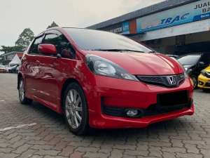 Jual bekas LOW KM HONDA JAZZ RS AT MATIC 2013 MERAH ,,lokasi di Jakarta Selatan