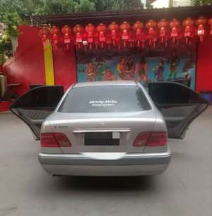 Jual bekas Mercedez benz E 320,lokasi di Jakarta Barat