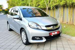 Jual bekas Mobilio E Matic 20162017 Silver KM40 MURAHErtiga GL GX 20152014,lokasi di Surabaya Kota