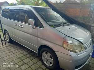 Nissan Serena CT 2007 matic , tersedia melalui melalui situs Olx