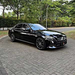 Jual bekas SANGAT TERAWAT GARANSI 1 THN Mercedes Benz C200 EQ Boost 2020 n 2019,lokasi di Jakarta Selatan