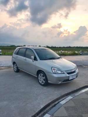 Suzuki aerio 2003 istimewa , tersedia melalui melalui situs Olx