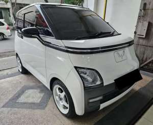 Jual bekas Wuling range air ev standart 2023 km 8ribu,lokasi di Surabaya Kota
