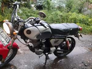 Jual bekas CB basic GL-ProneotechPlat cantik AD solo,lokasi di Surakarta Kota