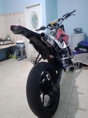 Jual bekas Full costume supermoto tracker basic byson 150 lengkap,lokasi di Jakarta Selatan