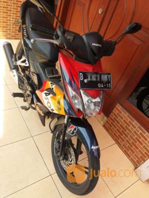 Honda Blade Repsol 110 Cc Tahun 2009 - Istimewa - Tangan Pertama , tersedia melalui melalui situs Jualo