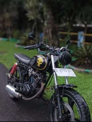Jual bekas motor custom basic gl pro 125 siap pakai,lokasi di Bandung Kota