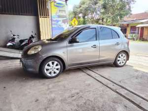 Nissan March 2011 Matic , tersedia melalui melalui situs Olx