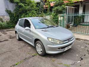 Jual bekas Peogeot 206 2003 1tangan dari baru,lokasi di Bandung Kota