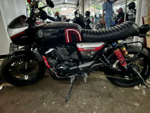 Suzuki inazuma 250 custom tracker , tersedia melalui melalui situs Olx