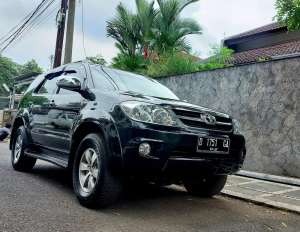 Jual bekas Toyota Fortuner 2006 G lux bensin 2.7 at Yang suka barang bagusaja,lokasi di Bandung Kota