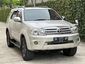 Jual bekas Toyota Fortuner V 2006 4x4 siap pakai,lokasi di Sumatera Utara